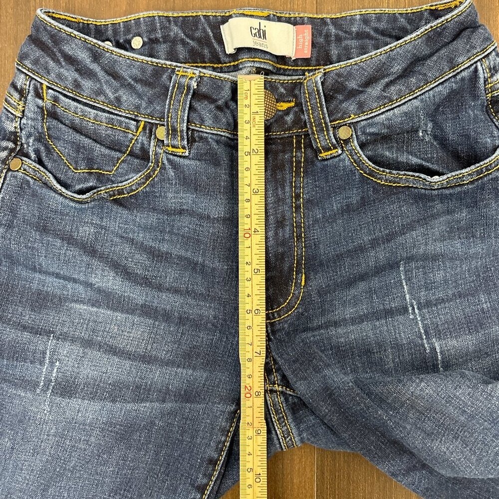 Cabi High Straight Jeans Women's Size 0‎ Medium Wash Distressed Stretch Denim - Picture 14 of 16